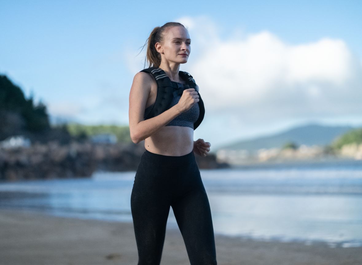 Can You Wear a Weighted Vest All Day? Benefits, Risks & Safe Tips